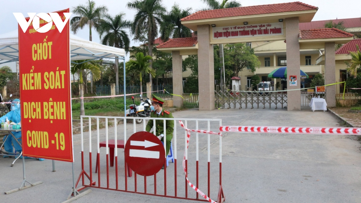 Hai Phong closes non-essential services after a COVID-19 infection